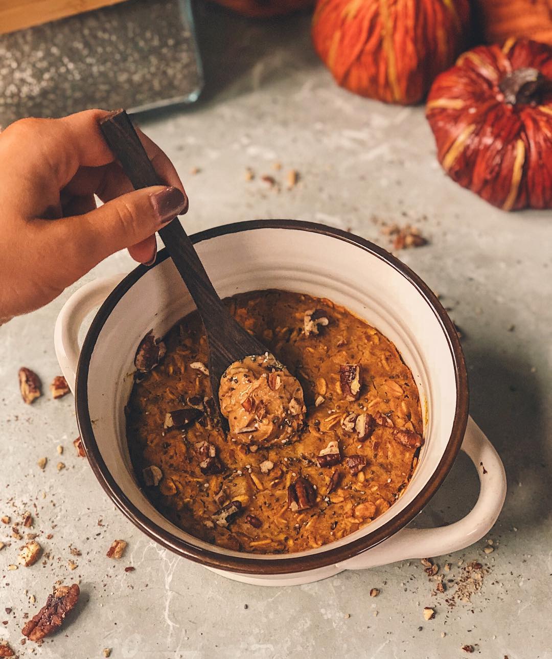 Heaping Bowl of Peanut-Buttery Pumpkin Oats