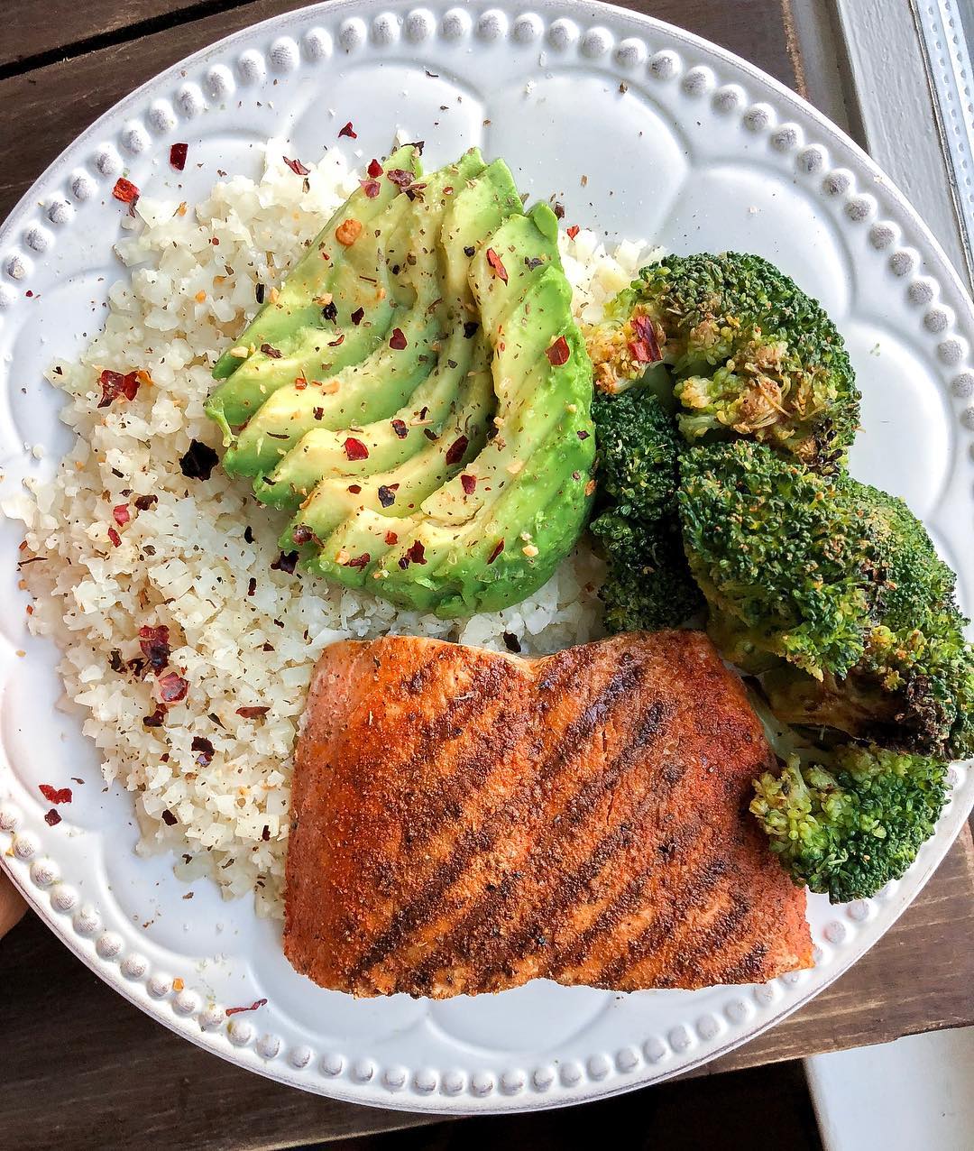 Simple Salmon Lunch with Veggies