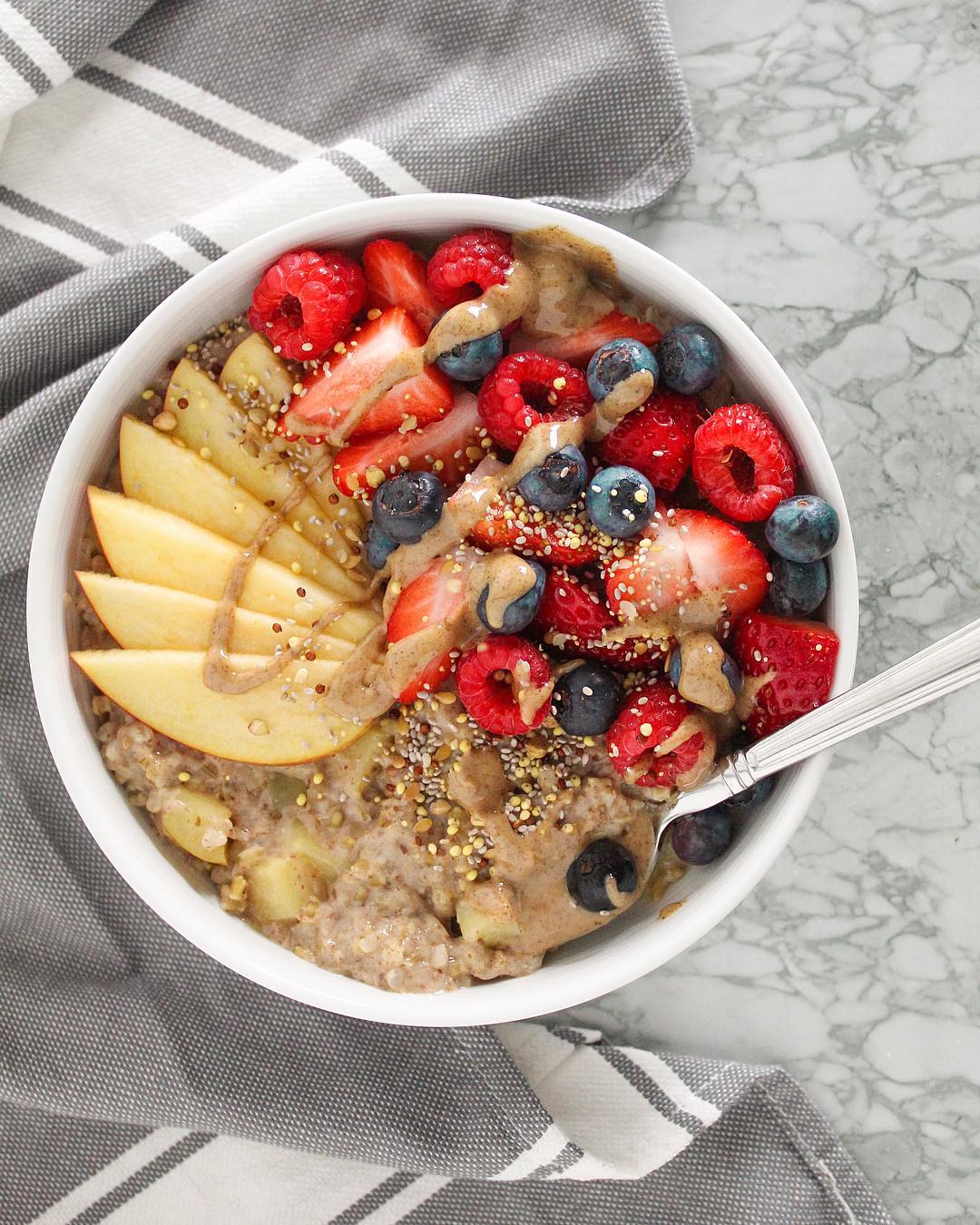 Apple and Date Sweetened Oats