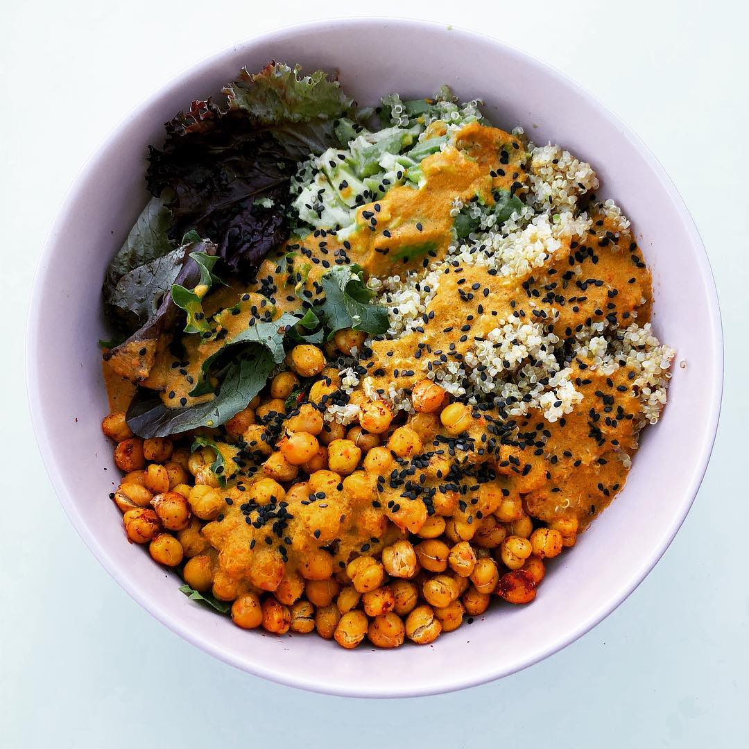 Healthy Nourish Bowl with Chickpeas and Sauce