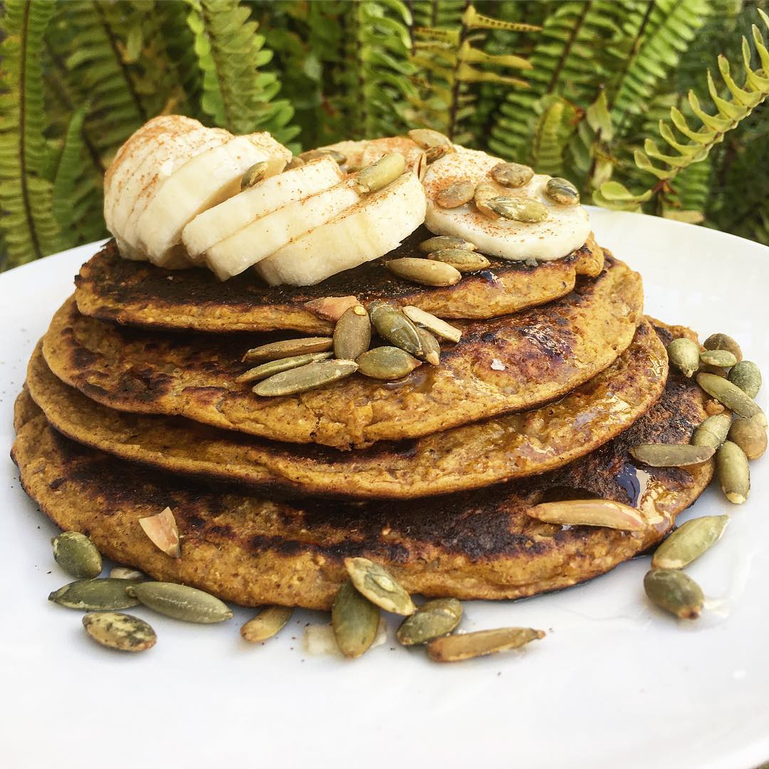 Easy Vegan Pumpkin Pancakes for Breakfast