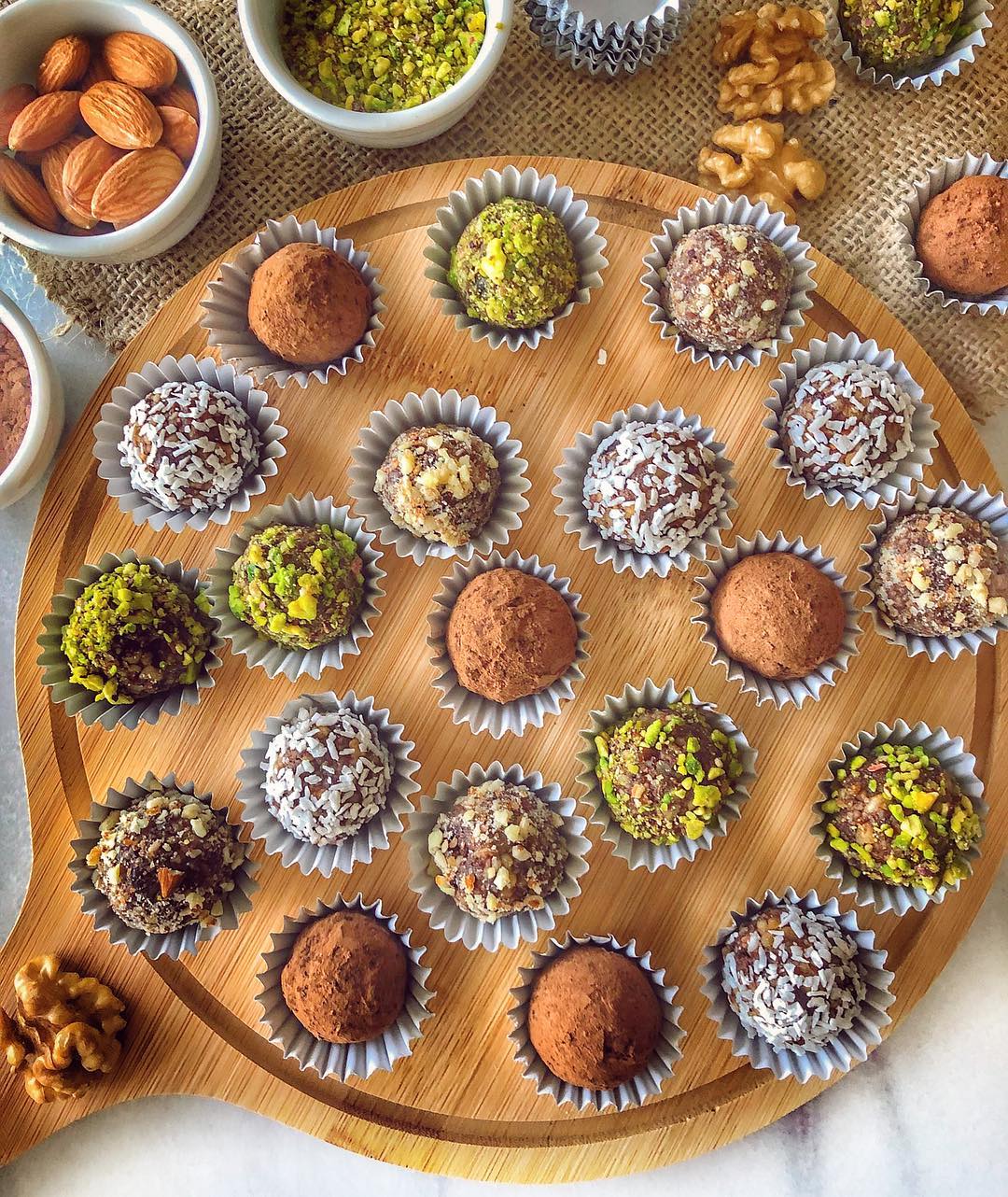 Healthy Date and Nut Energy Balls