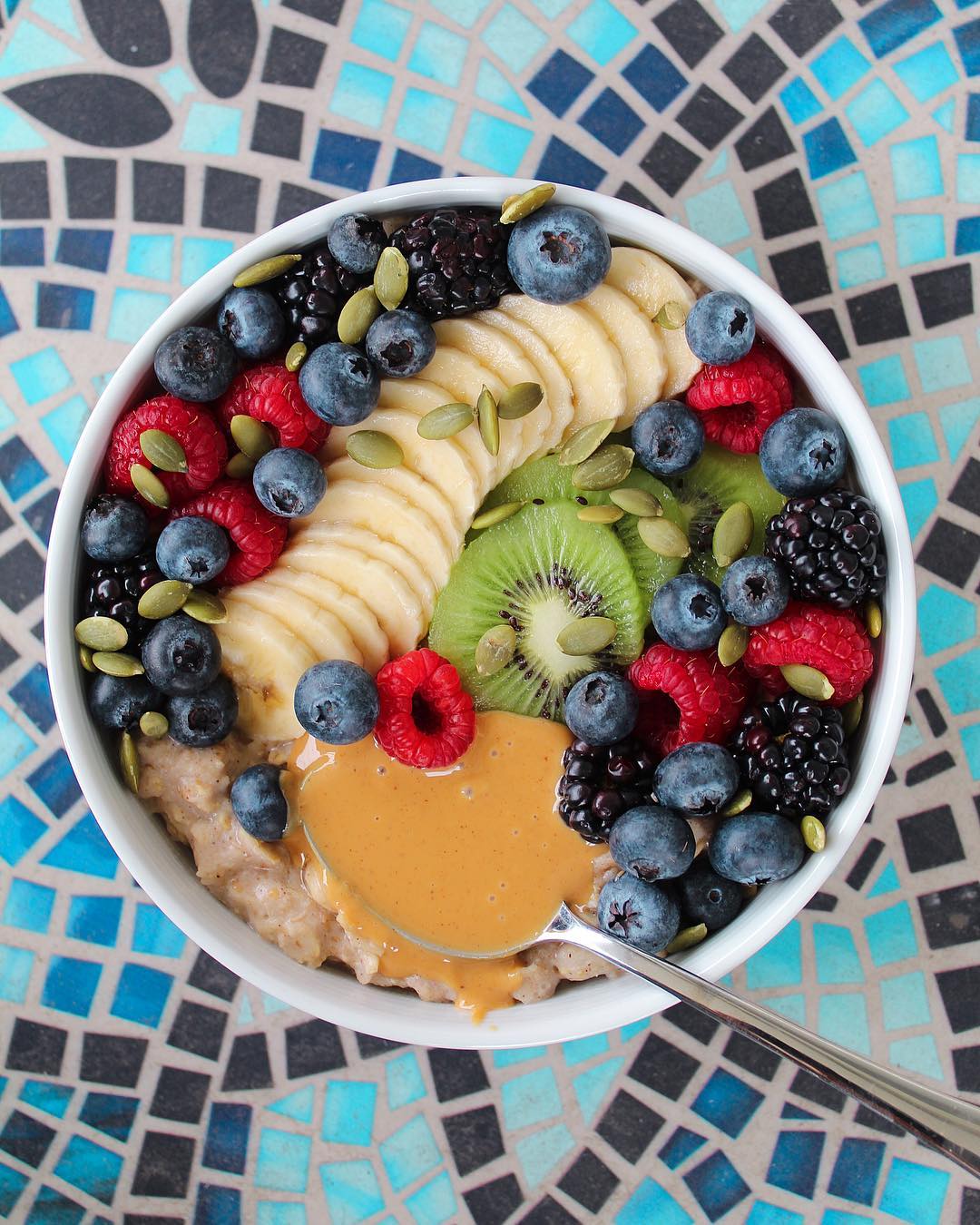 Vanilla Oatmeal with Fresh Berries and Seeds