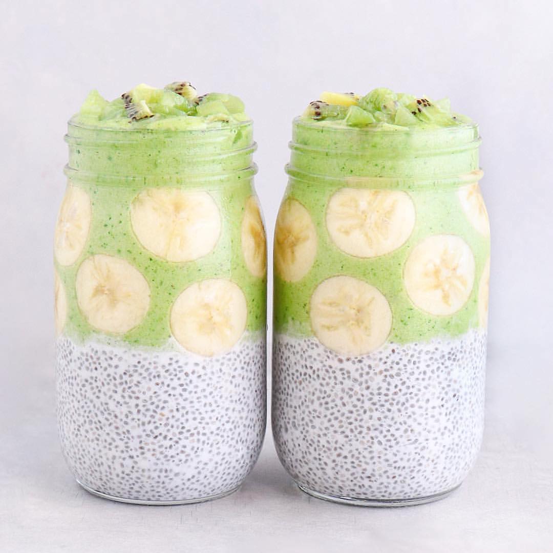 Kiwi Banana Smoothie with Lime and Spinach