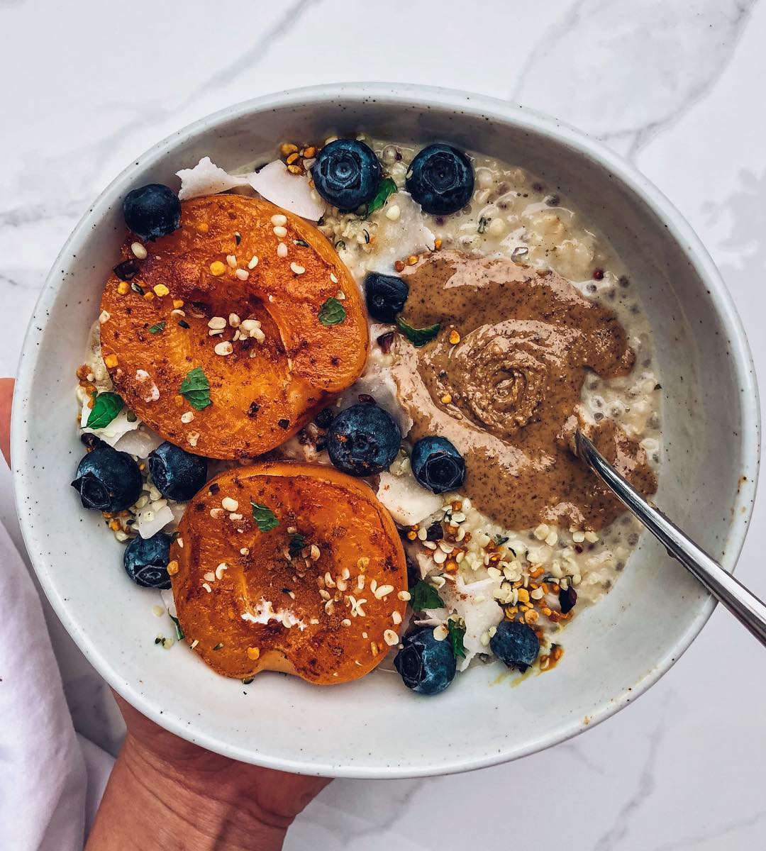 Overnight Oats with Apricot Topping