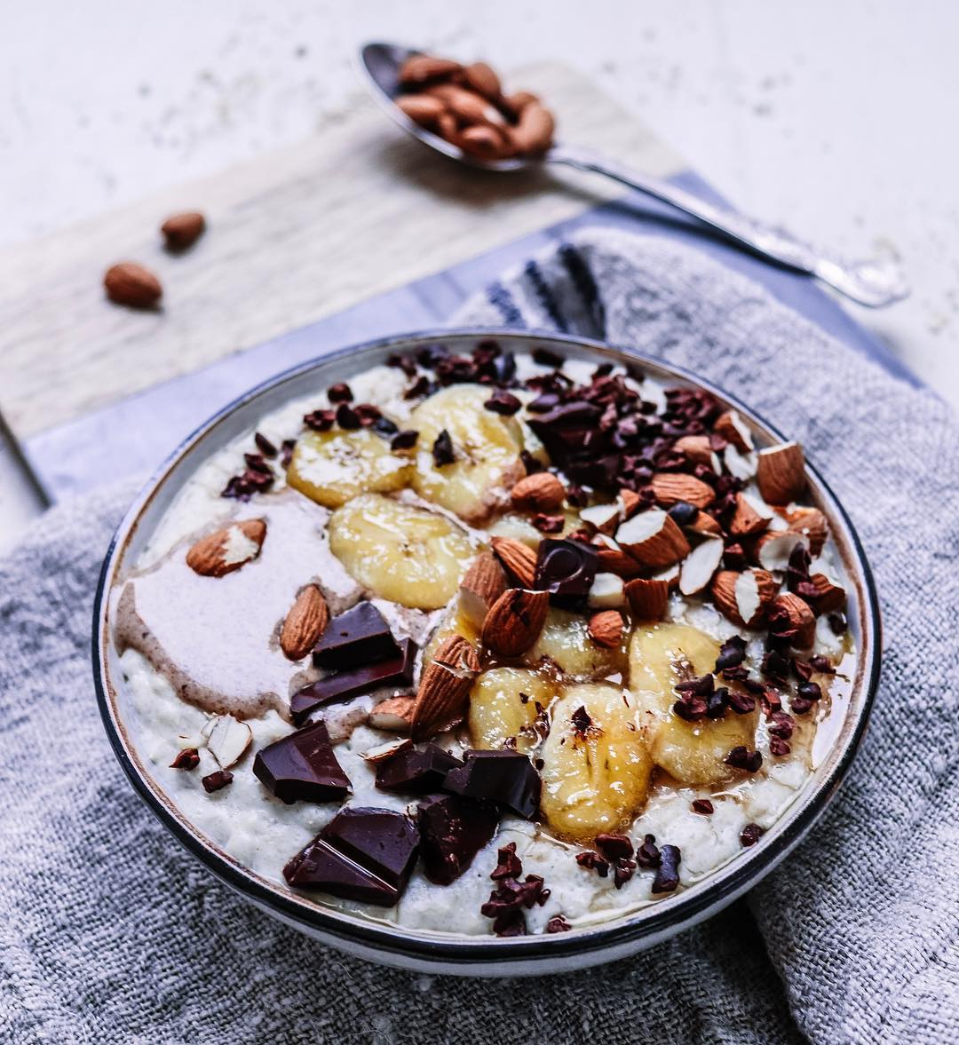 Quinoa and Oat Porridge with Banana Toppings