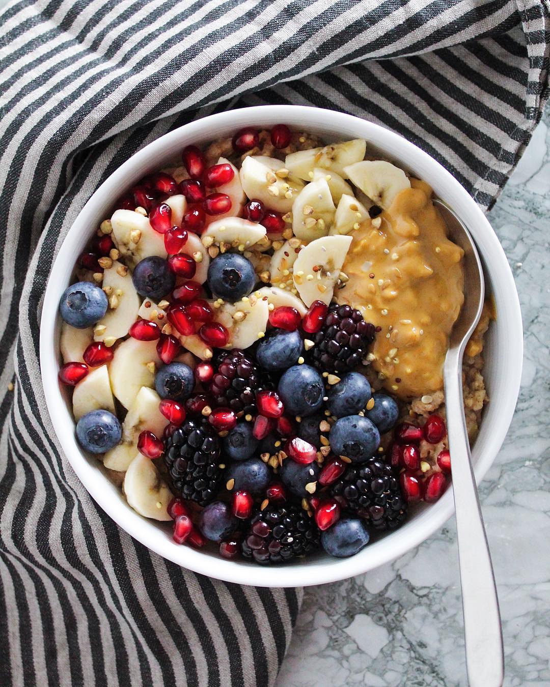 Cinnamon Oatmeal with Flaxseed and Almond Milk
