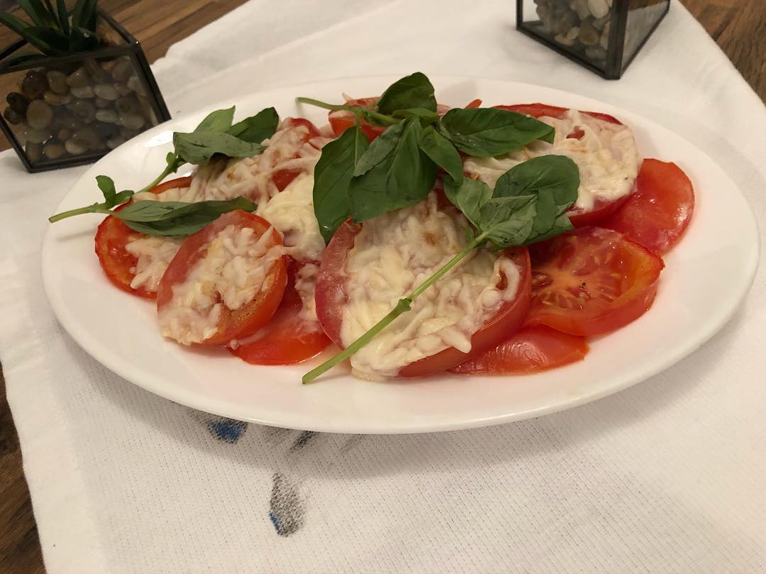 Grilled Italian Tomato and Mozzarella Dish