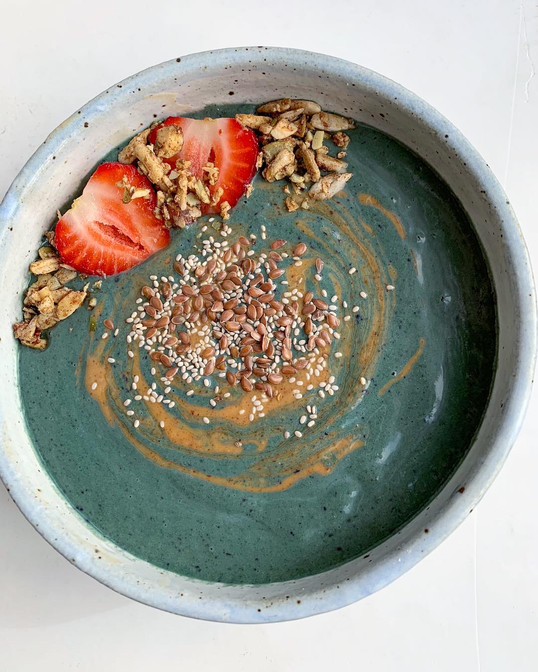 Peppermint Patty Spirulina Smoothie Bowl