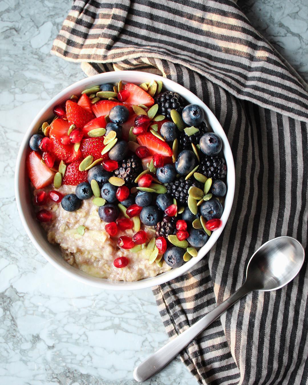 Cinnamon Oatmeal with Flaxseed, Banana, and Almond Milk