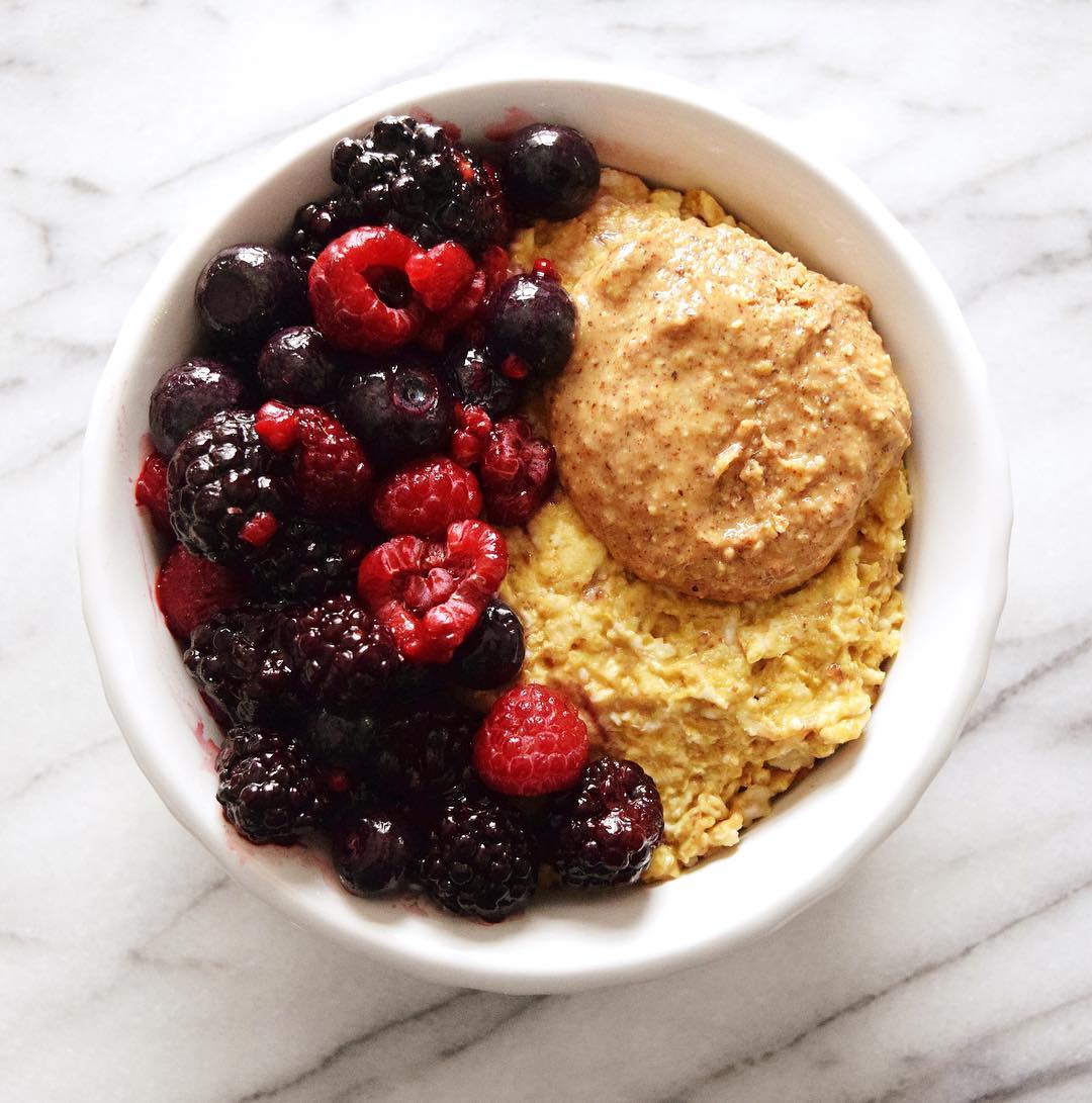 Easy Satisfying Oat Breakfast Bowl