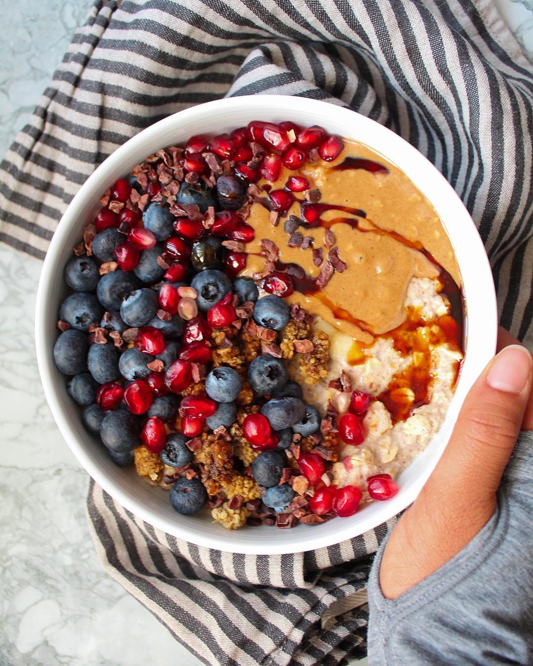 Creamy Oat Bowl with Banana and Spices
