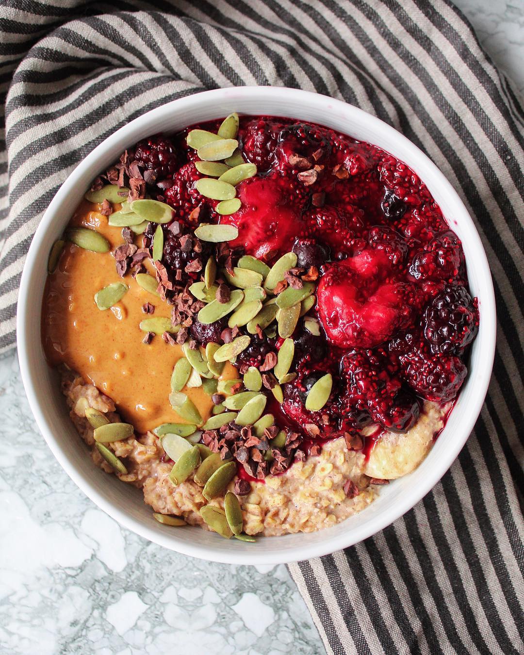 Quick Vegan Oatmeal with Banana and Flax