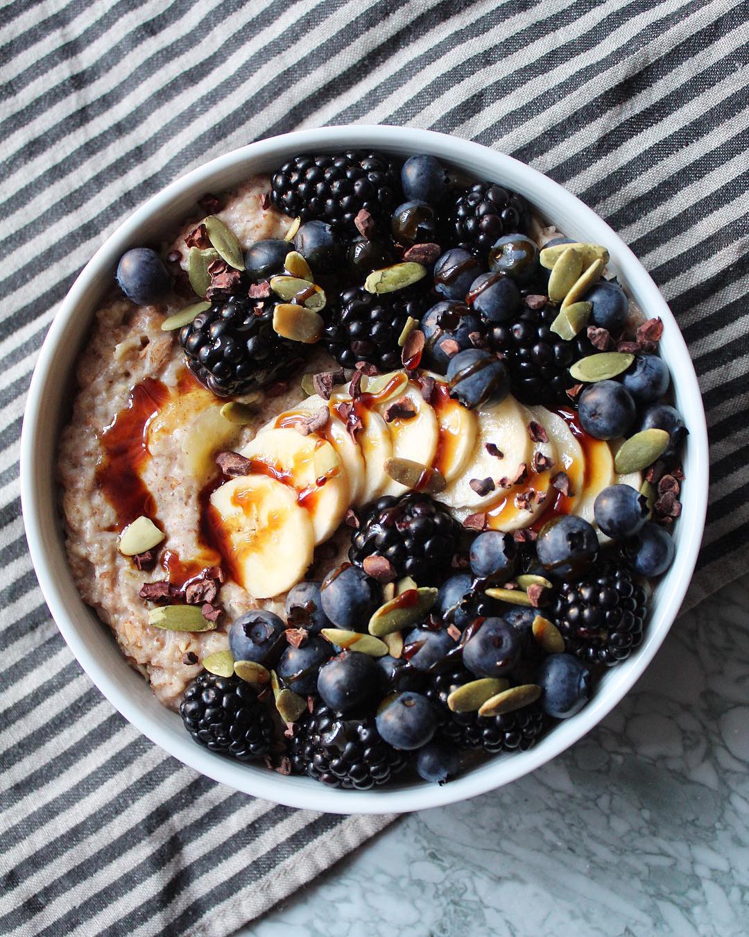 Creamy Cardamom Oats with Almond Milk and Banana