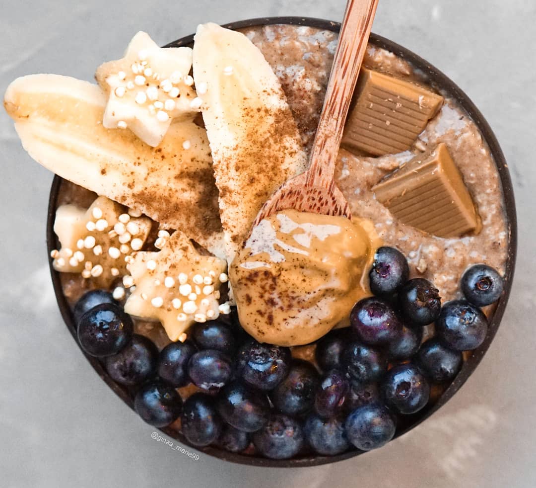 Cookies and Cream Protein Oats with Toppings