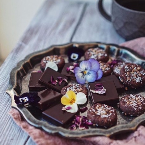 Homemade Raw Chocolate with Maple Syrup