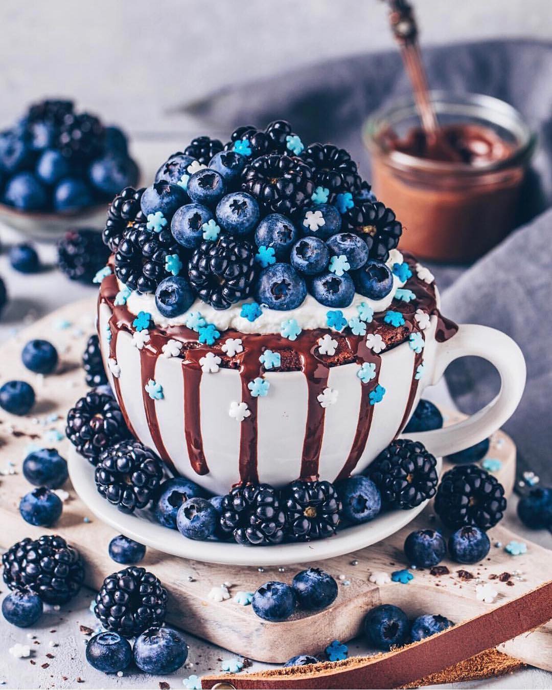 Vegan Berrylicious Chocolate Mugcake