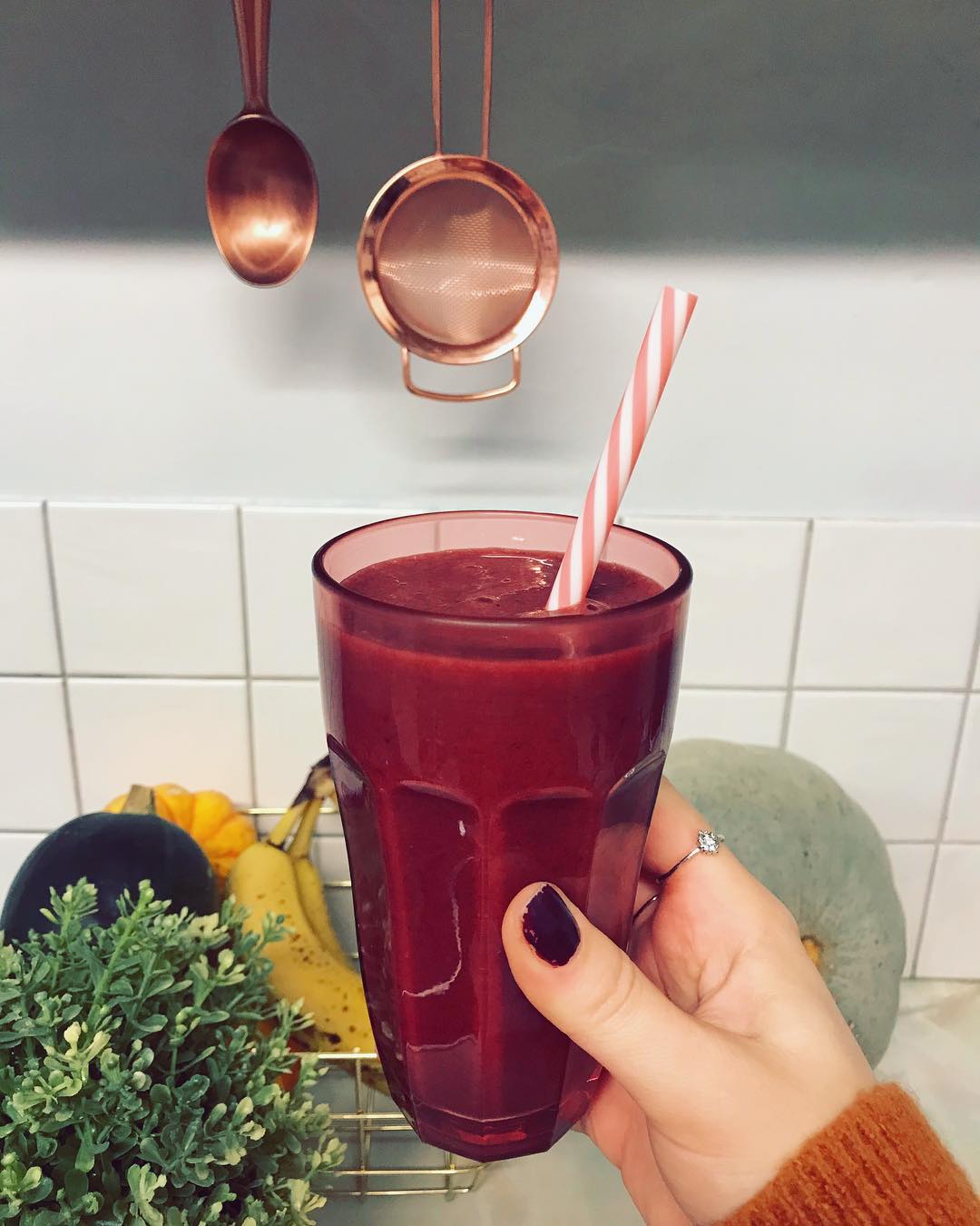 Easy Mixed Berry Smoothie with Greens