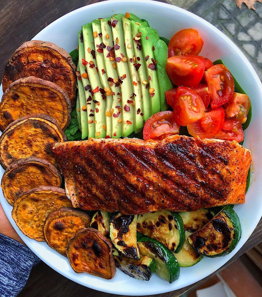 Crispy Salmon Paired with Easy Veggies
