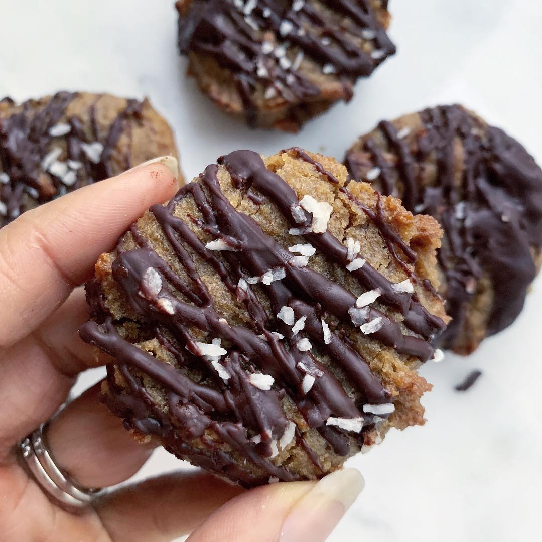 Tahini Peppermint Cookies with Chocolate Drizzle