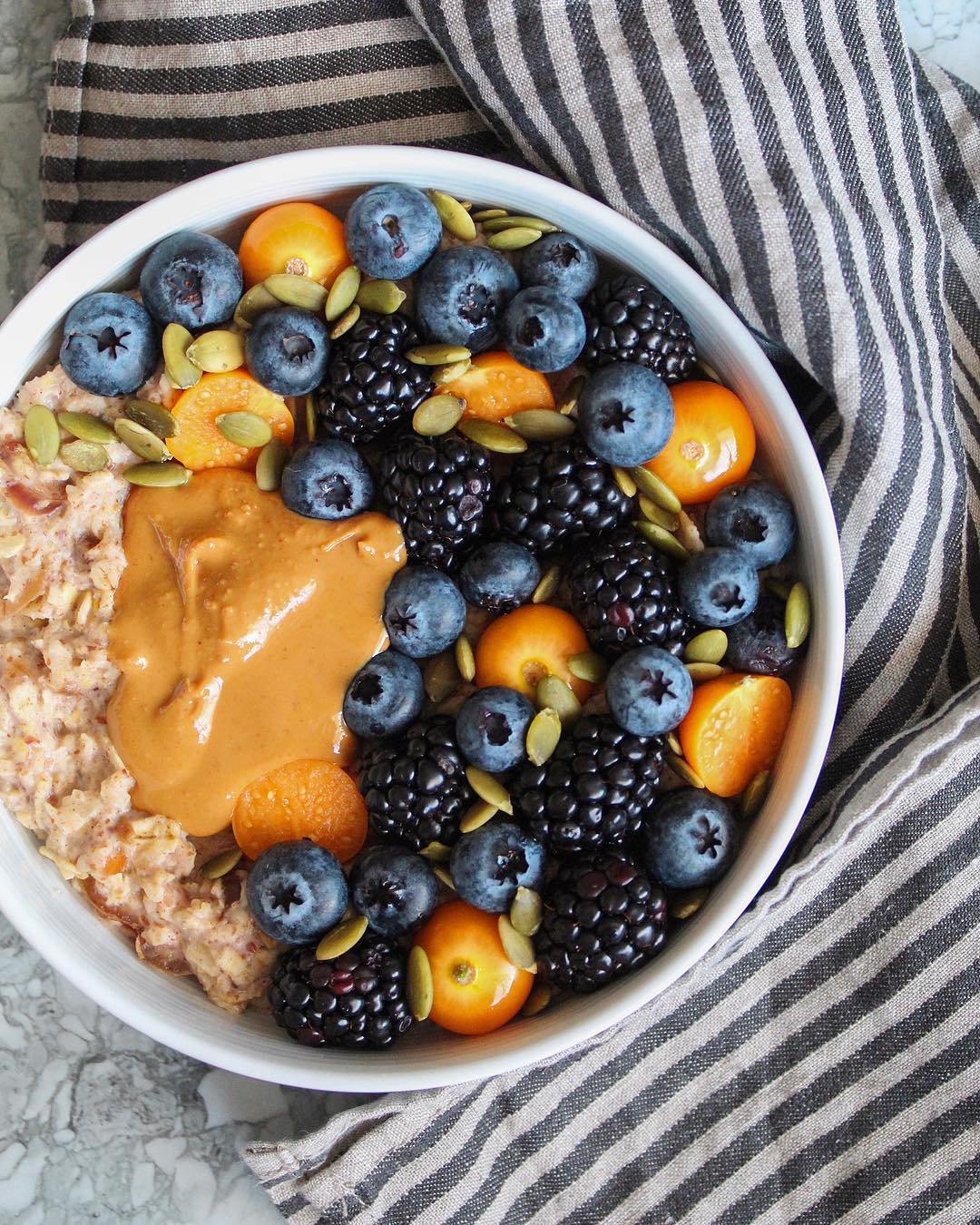 Date Sweetened Oatmeal