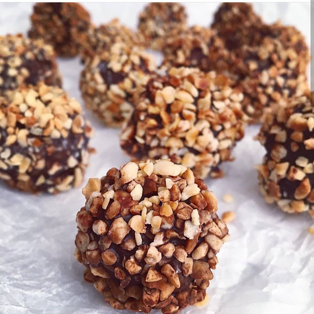 These Snickers Balls