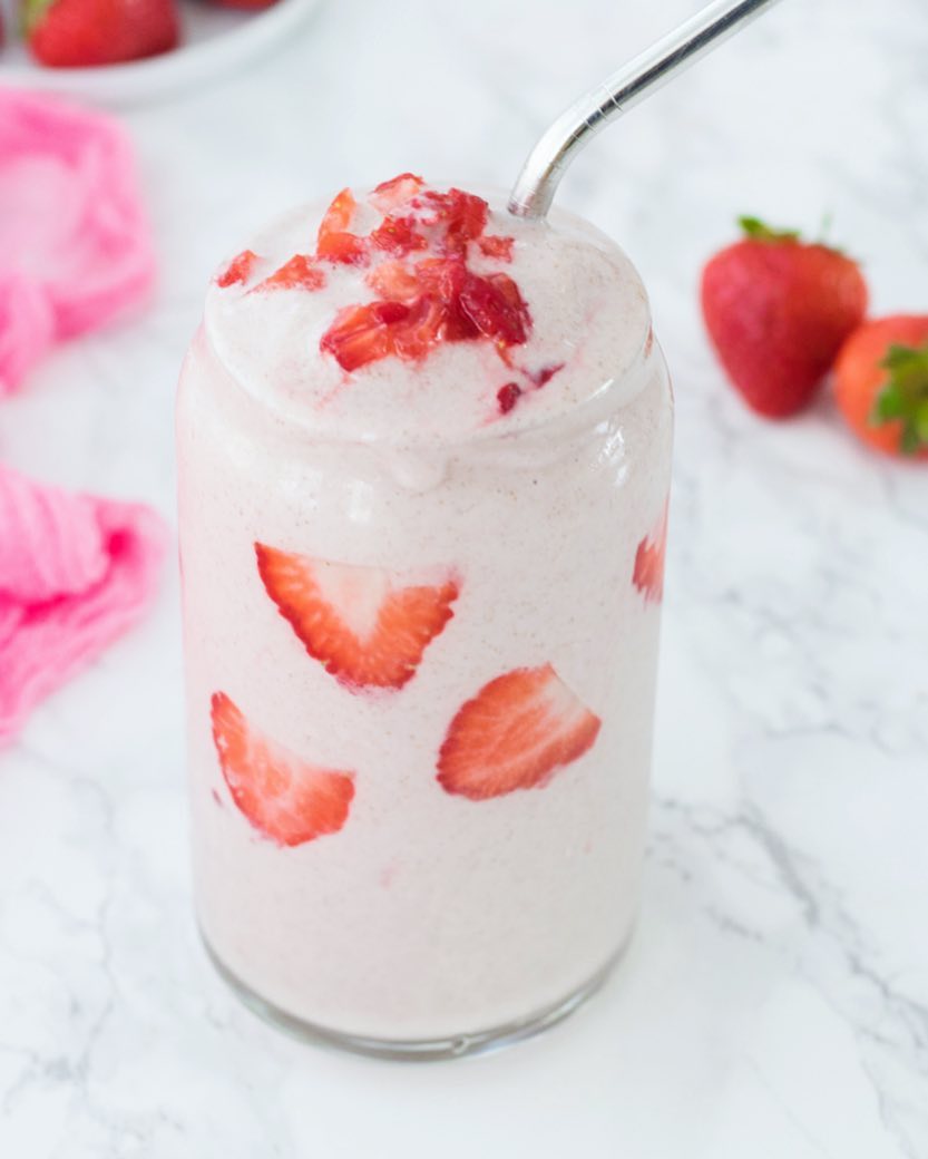 Easy Vegan Strawberry Shortcake Smoothie