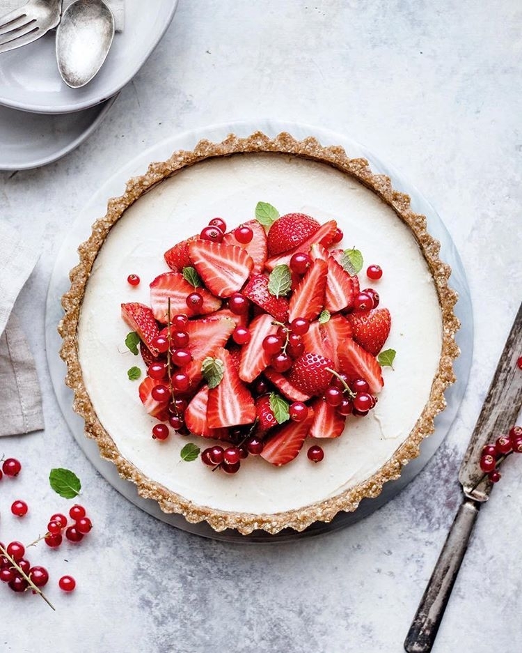 Vegan Strawberry Mascarpone Cheese Tart