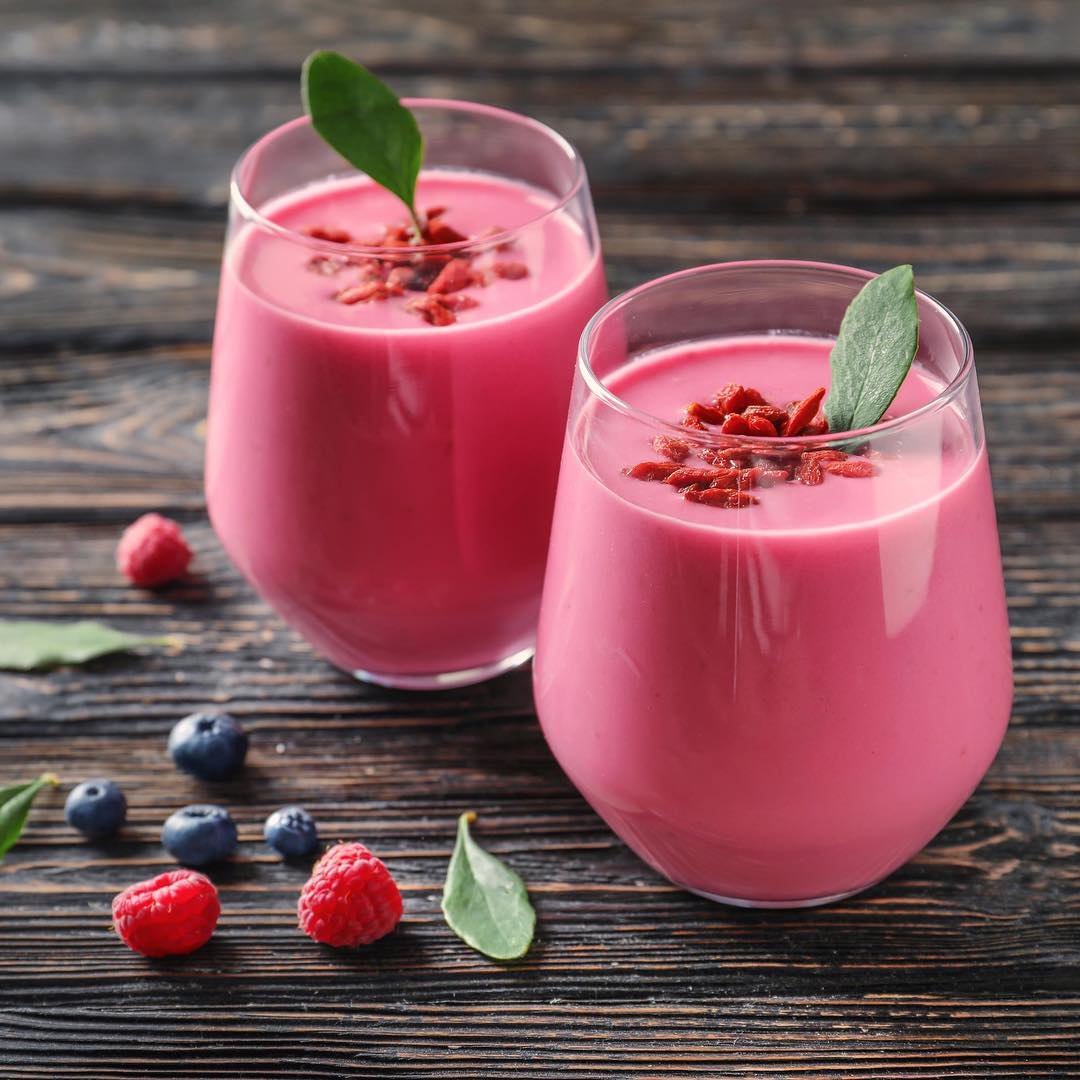 Goji Berry Banana Smoothie