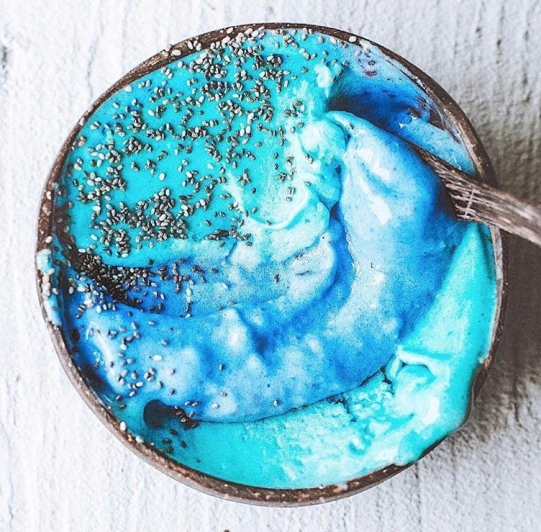 Blue Spirulina Chia Seed Smoothie