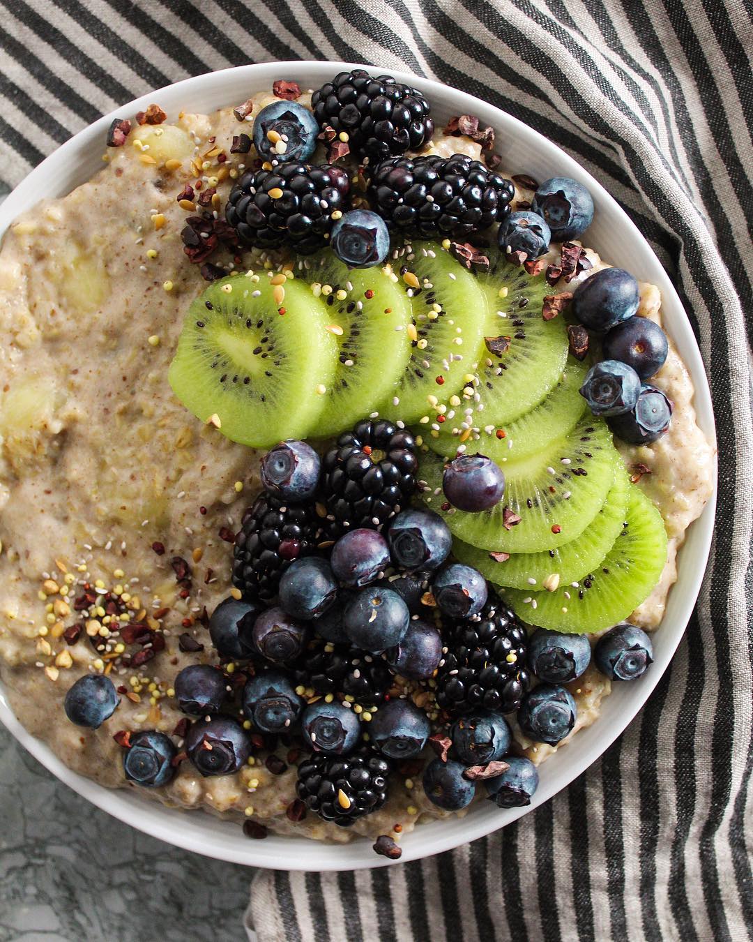 Date Sweetened Oatmeal