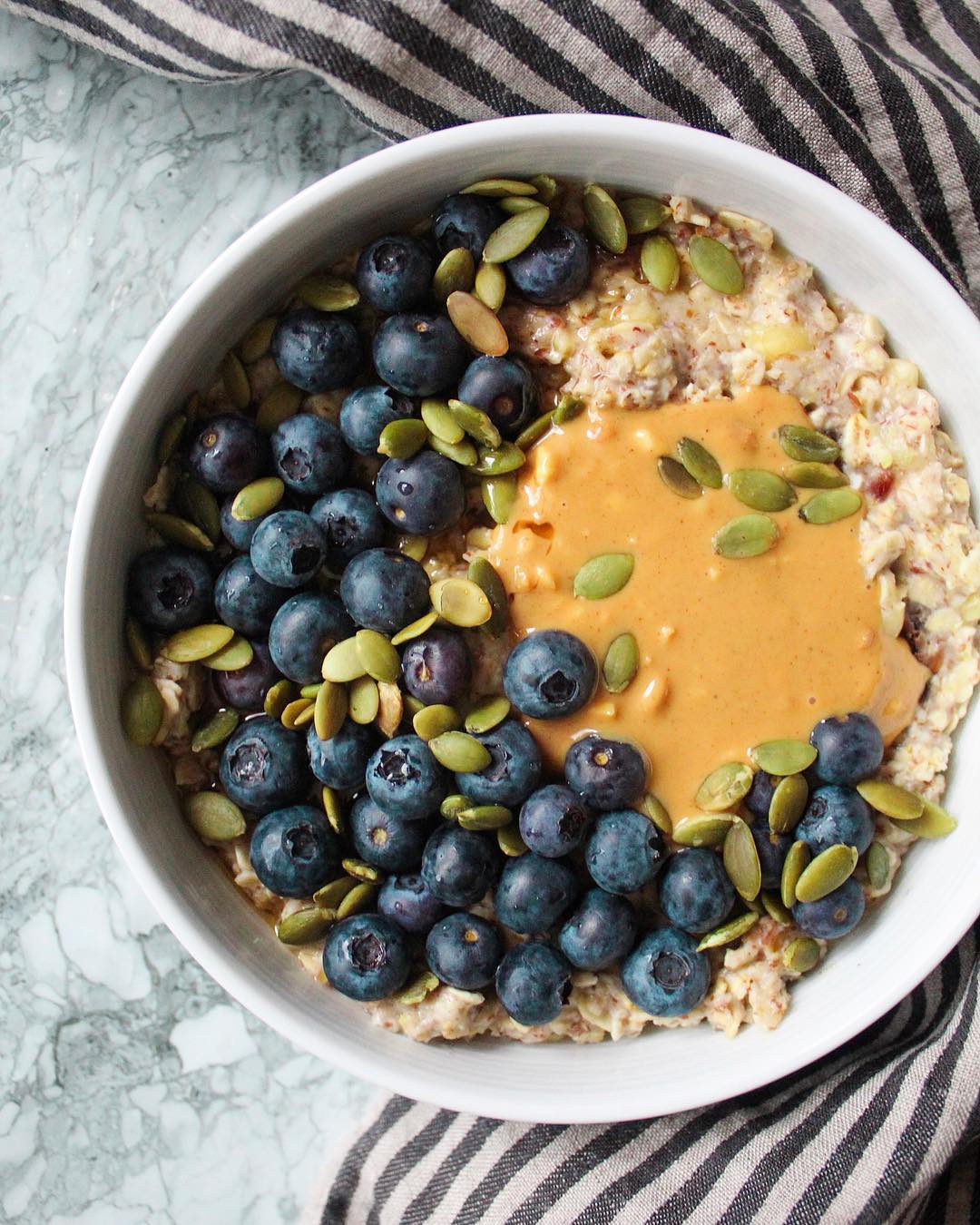 Simple Banana Oats Porridge with Cinnamon and Almond Milk