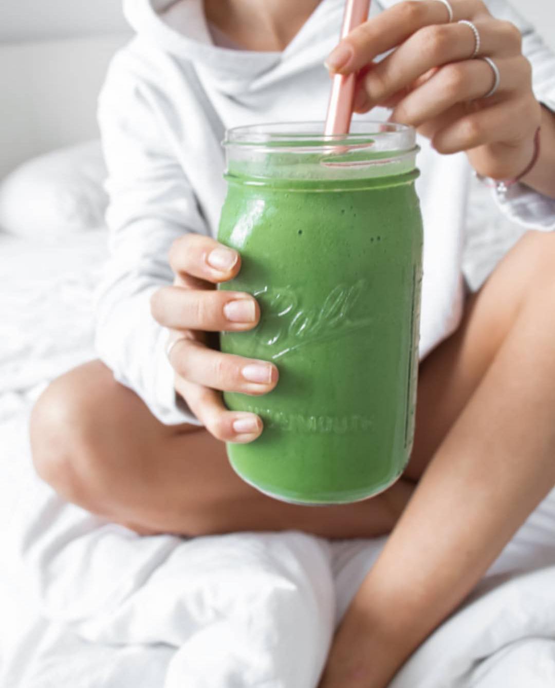 Green Smoothie with Superfoods and Antioxidants