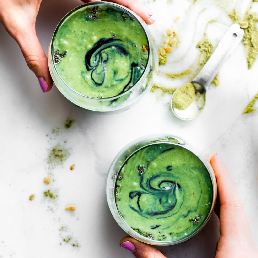 Easy Green Smoothie with Fresh Spirulina