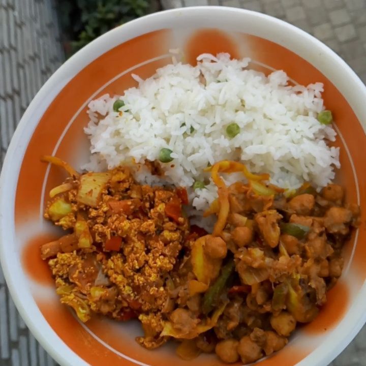 Easy Chickpea Curry with Coconut Milk