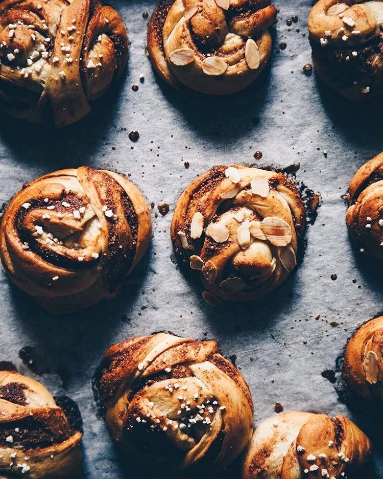 Easy Vegan Cinnamon Buns
