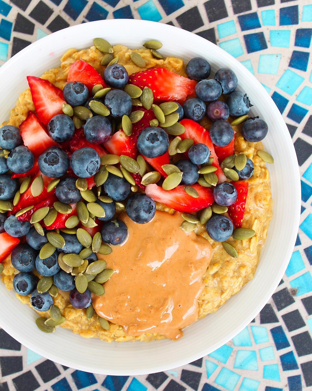 Banana and Turmeric Oatmeal Breakfast