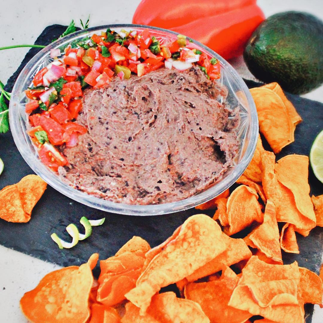 Roasted Red Pepper Black Bean Hummus