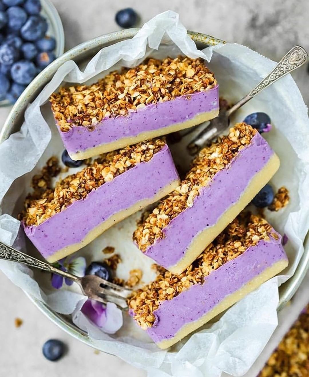 Vegan Berry Granola Cheesecake Bars