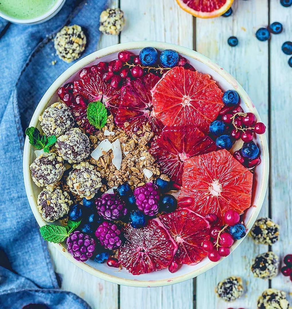 Simple Farina Bowl with Milk and Spices