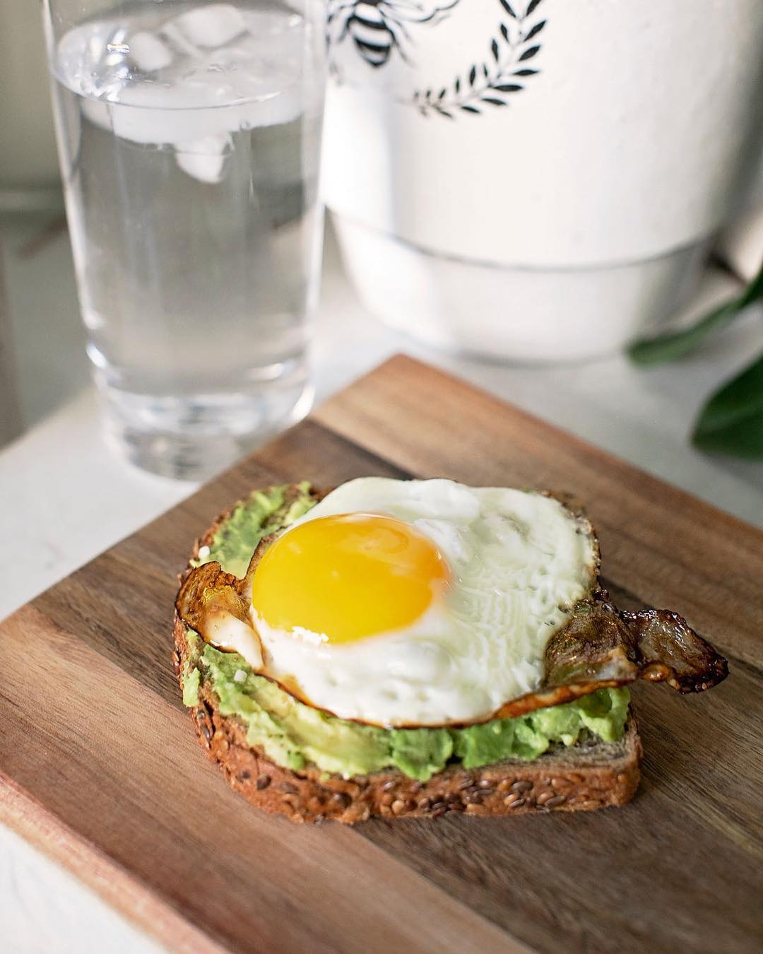 A V O C a D O Toast