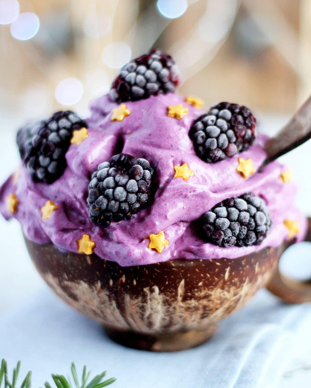 Frozen Banana Blackberry Smoothie with Honey and Yogurt