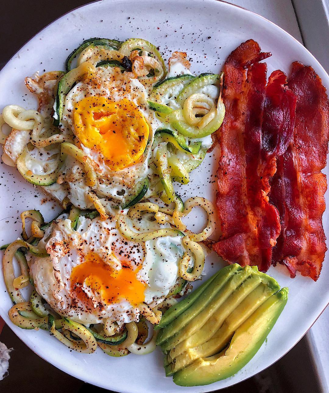 Savory Breakfast with Eggs and Zucchini Noodles