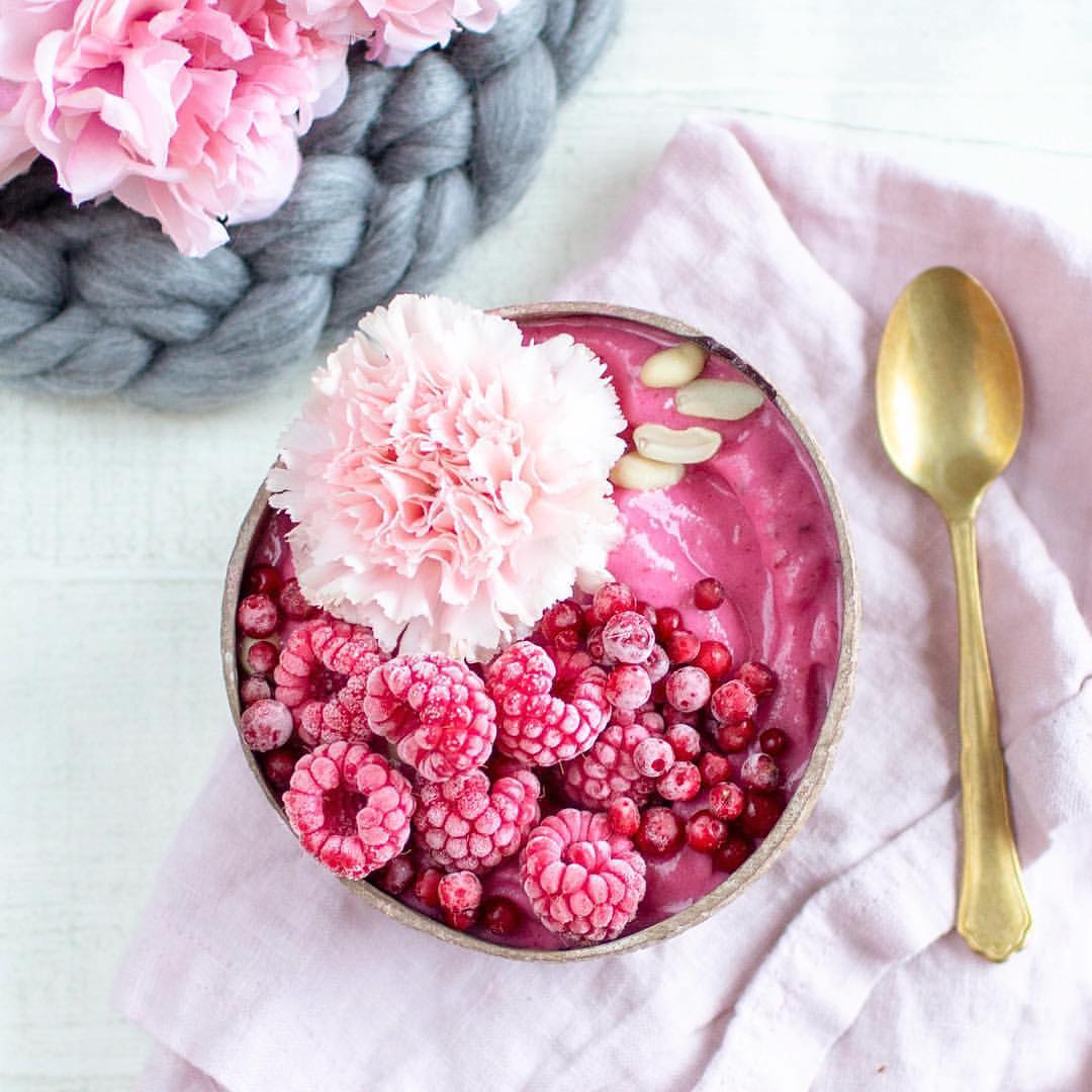Berrylicious Smoothie with Fruits and Yogurt