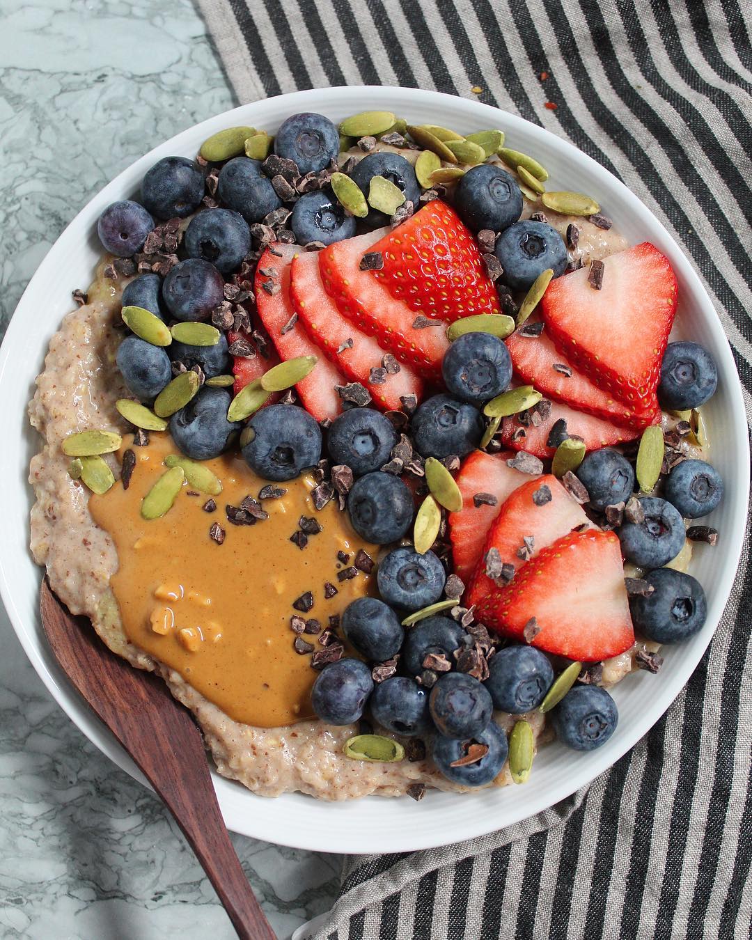 Cinnamon Oatmeal with Banana and Flax Seed