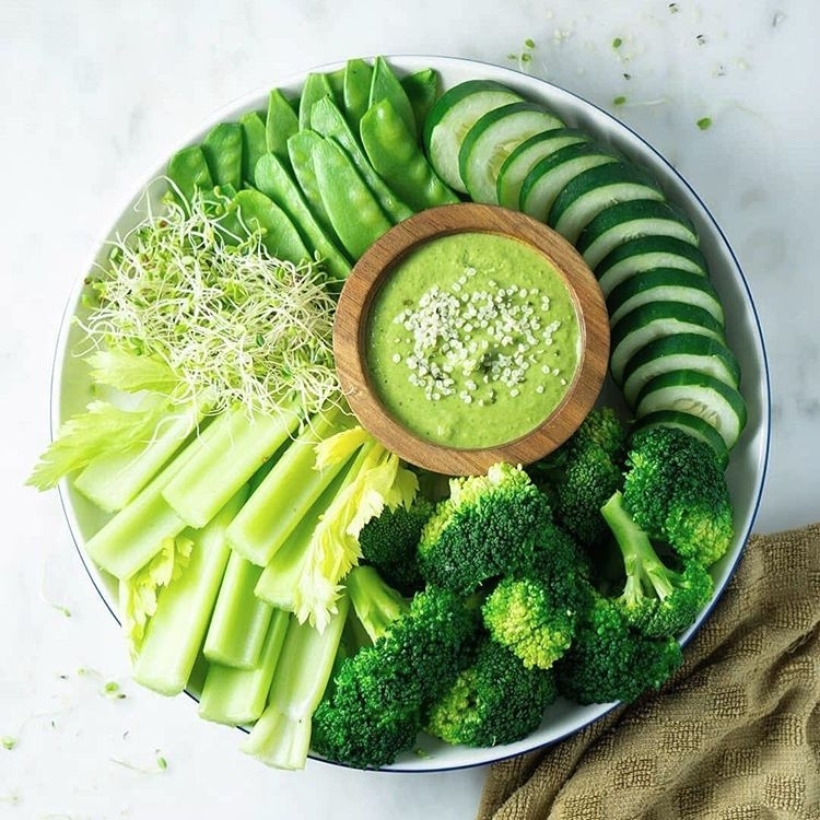 Energy Green Bowl with Spinach Hummus