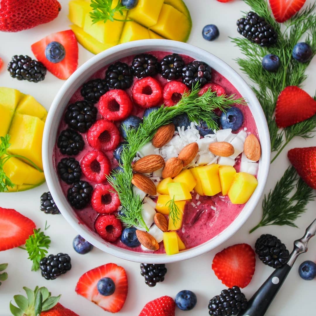 5 Min Berry Smoothie Bowl