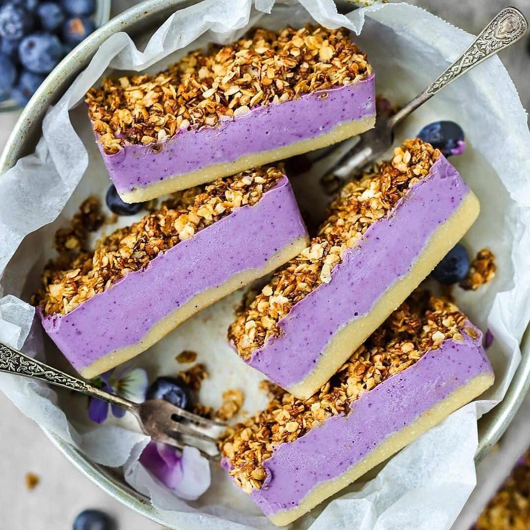 Vegan Blueberry Granola Cheesecake Bars