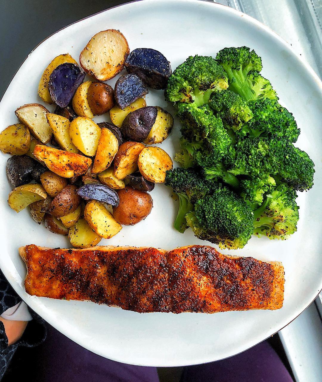 Crispy Salmon with Broccoli and Roasted Potatoes