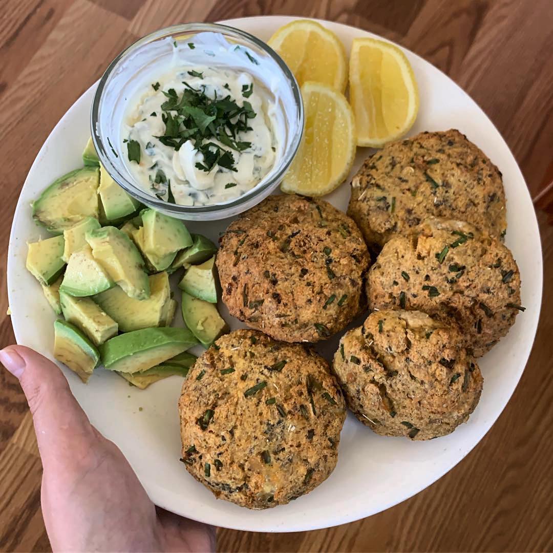 Easy Salmon Cakes with Garlic Cilantro Sauce